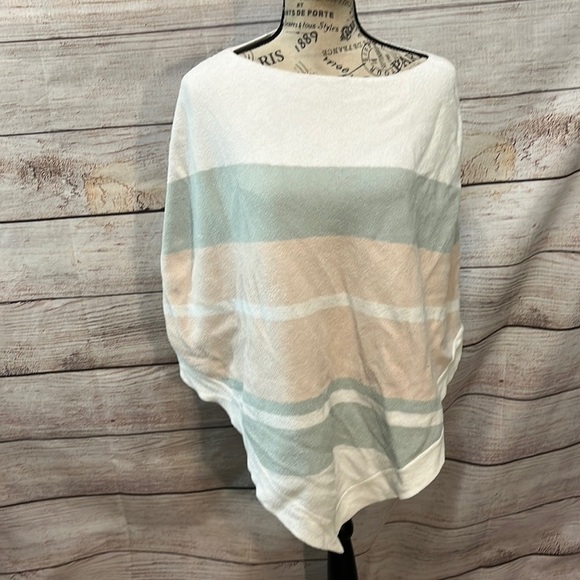 Barefoot Dreams Ocean Breeze Poncho Cozychic Ultra Lite Pink Multi Stripe NWT - Picture 2 of 11